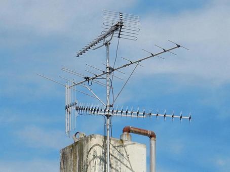 【風景写真】テレビ受信アンテナ 【風景写真】テレビ受信アンテナ アンテナ,テレビ,受信の写真素材