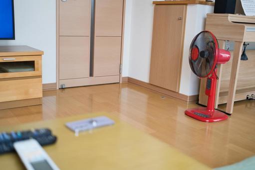 赤い扇風機 赤い扇風機 赤い扇風機,室内,小物の写真素材