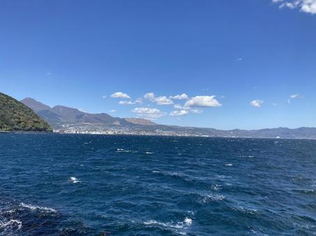 海から見た別府市 海から見た別府市の写真
