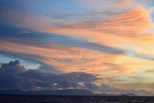 ケップ市の海の夕焼け ケップ市の海の夕焼けの写真