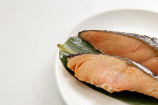 鮭の切り身の盛り付け 鮭の切り身の盛り付け 鮭,切り身,魚の写真素材