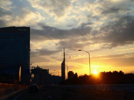 cityscape at dusk, un tramonto, impostare il sole, sera, JPG