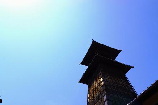 川越市の青空の下の時の鐘9 川越市の青空の下の時の鐘9 時の鐘,川越市,鐘の写真素材