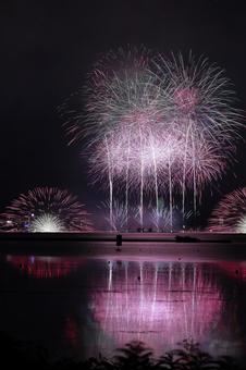 綺麗に撮れた諏訪湖花火_03 綺麗に撮れた諏訪湖花火_03の写真