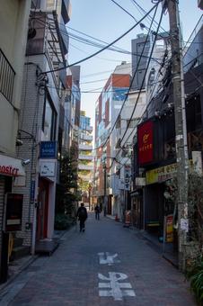 渋谷区恵比寿の路地裏 路地裏,恵比寿,路地の写真素材