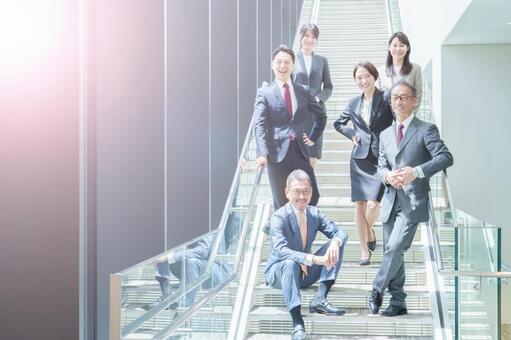ビジネスパーソン　集合写真　ポートレート ビジネスパーソン,ビジネスマン,ビジネスウーマンの写真素材