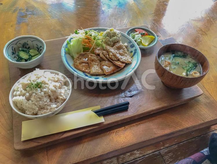 生姜焼き定食 豚生姜焼き,生姜,定食の写真素材