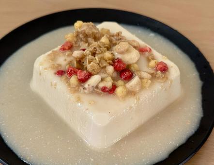 スイーツ風にトッピングした豆腐 豆腐,スイーツ,グラノーラの写真素材