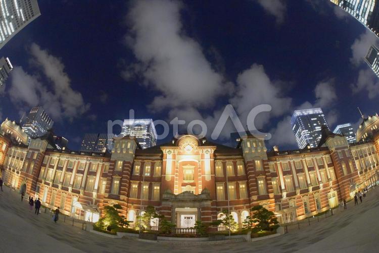 東京駅　夜景　魚眼　 東京駅,魚眼,夜の写真素材