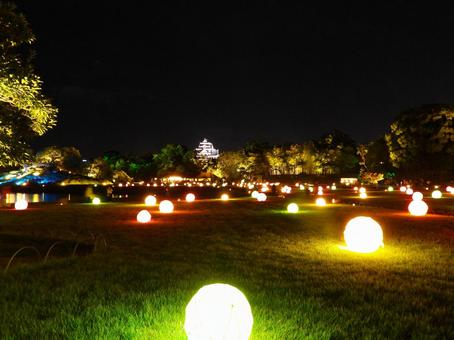 ライトアップした岡山後楽園〜岡山城を臨む ライトアップした岡山後楽園〜岡山城を臨む 後楽園,庭園,夏の幻想庭園の写真素材