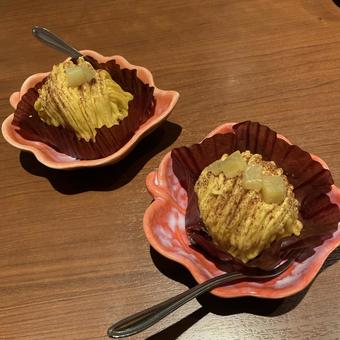 モンブランタルト〜さつまいも２つ さつまいも,モンブラン,ケーキの写真素材