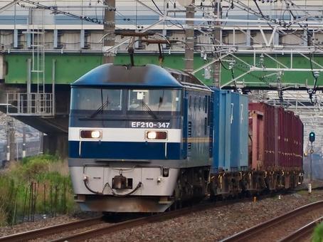 EF210型 総武線貨物列車 幕張本郷駅 EF210型 総武線貨物列車 幕張本郷駅 ef210,ef210ー107,桃太郎の写真素材