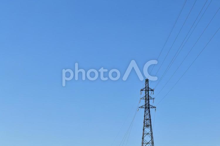 送電線と送電用鉄塔 鉄塔,送電,送電用鉄塔の写真素材