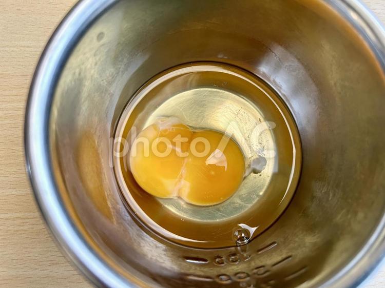 双子のたまご(二黄卵) 卵,鶏卵,生の写真素材