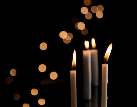 温かみのあるろうそくの幻想的な光2の写真