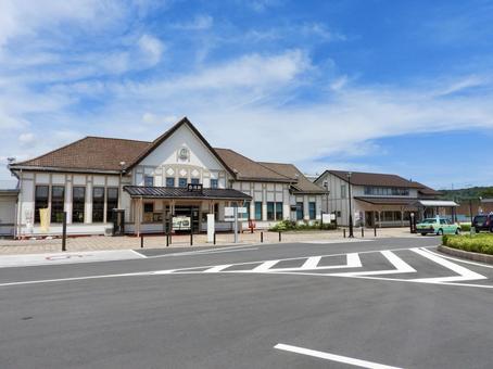 JR白河駅舎と駅前ロータリー 白河駅,白河市,東北本線の写真素材