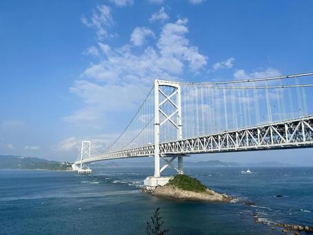 大鳴門橋と青空 大鳴門橋と青空の写真