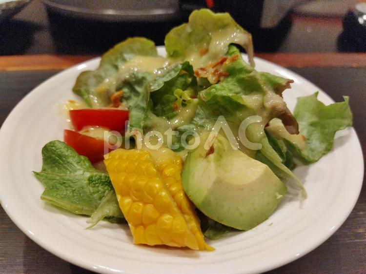 とうもろこしのサラダ とうもろこし,サラダ,野菜の写真素材