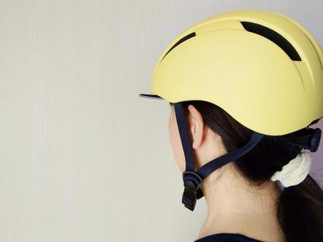 ヘルメットで安全 ヘルメットで安全 ヘルメット,防災,頭の写真素材