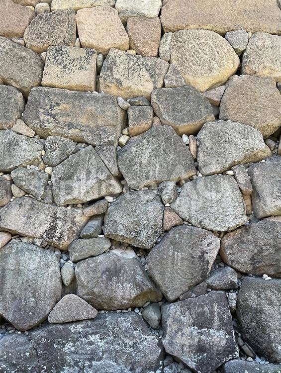 歴史を感じる石垣02 石垣,自然石,壁の写真素材