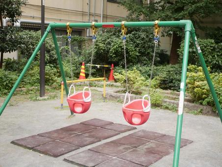 幼児用ブランコ 幼児用ブランコ ブランコ,ぶらんこ,遊具の写真素材
