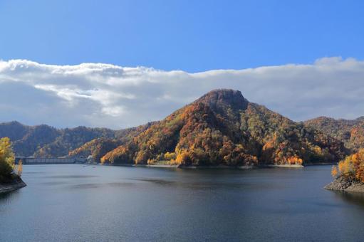 さっぽろ湖の黄葉7 さっぽろ湖の黄葉7 紅葉,黄葉,定山渓ダムの写真素材