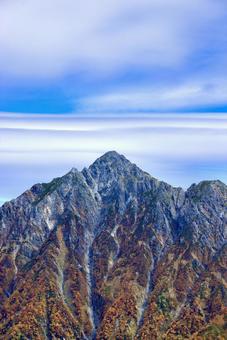 紅葉の剱岳 北アルプス,立山,剱岳の写真素材