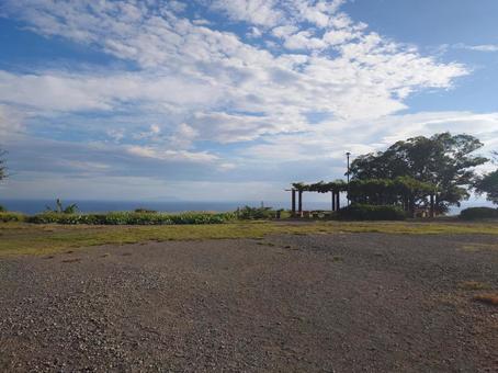 湘南平の公園と海の写真
