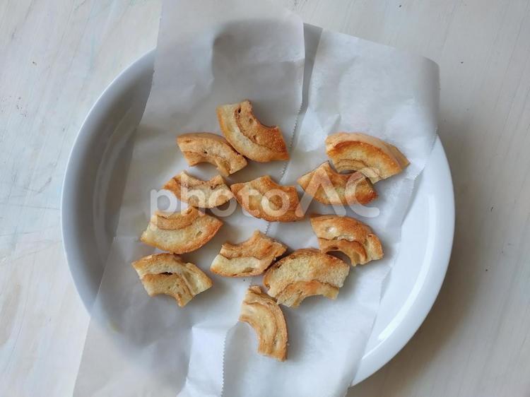 150円で作れるお麩の手作りお菓子－中央 お麩,手作り,お菓子の写真素材