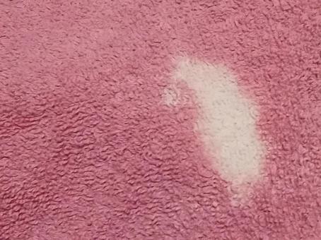 漂白剤で色落ちしたタオル 漂白剤で色落ちしたタオル 漂白剤,色落ち,タオルの写真素材