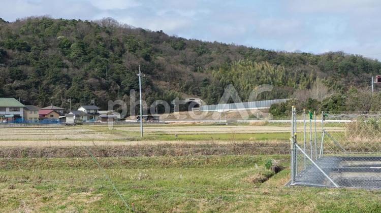 風景　長閑なふもとの集落 風景,長閑,集落の写真素材