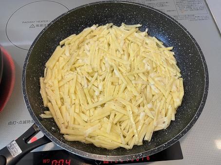 ジャガイモのガレット ジャガイモのガレット ガレット,ジャガイモ,野菜の写真素材