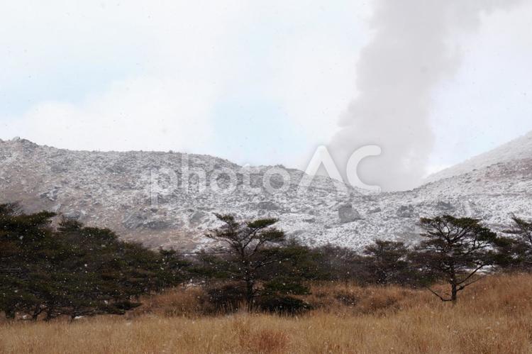 硫黄山噴気孔（霧島錦江湾国立公園） 風景,自然,景色の写真素材