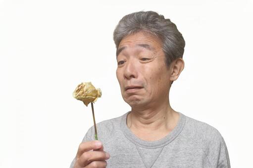 シニア　男性　枯れた花 シニア,シニア男性,サラリーマンの写真素材