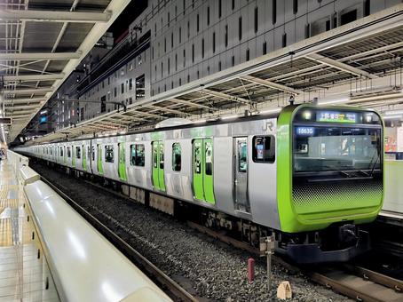 JR山手線、E235系、04編成 JR山手線、E235系、04編成 jr,山手線,e235系の写真素材