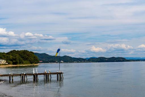静岡県浜松市浜名湖　大崎　埠頭と吹き流しの写真