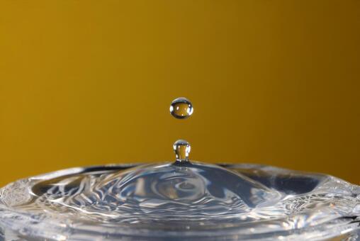 水滴 水滴,水,水面の写真素材
