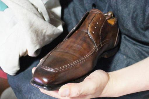 Leather shoe maintenance 4, men's shoes, business shoes, shiny, JPG