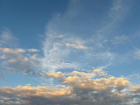 夕空、くもり空、空、雲 夕空、くもり空、空、雲の写真