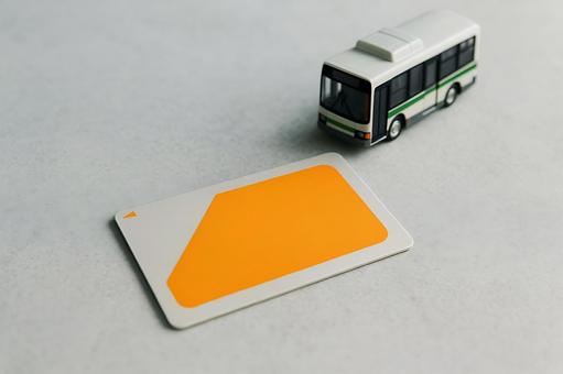 バスの交通系ICカードとテーブル4 バスの交通系ICカードとテーブル4の写真