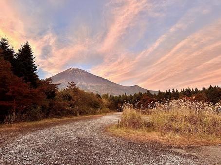 富士山と夕方の雲空 富士山,雲,空の写真素材