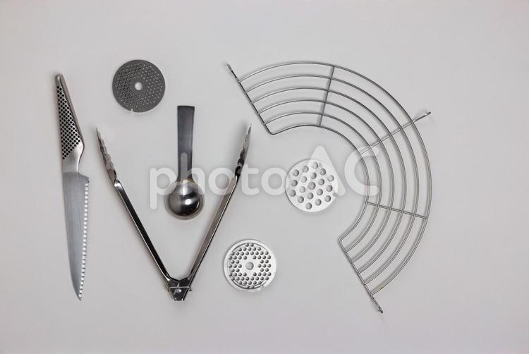 油切り網と調理器具 油切り,網,トングの写真素材