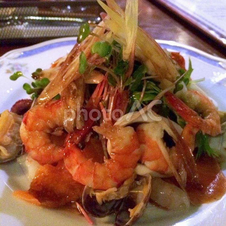 シーフードと水菜のサラダ シーフード,東南アジア料理,東南アジアの写真素材