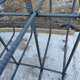 ため池改修工事の洪水吐・移行部の鉄筋 鉄筋,ため池工事,洪水吐の写真素材