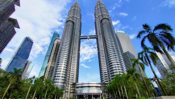 ペトロナスツインタワー 高層ビル,街並み,マレーシアの写真素材