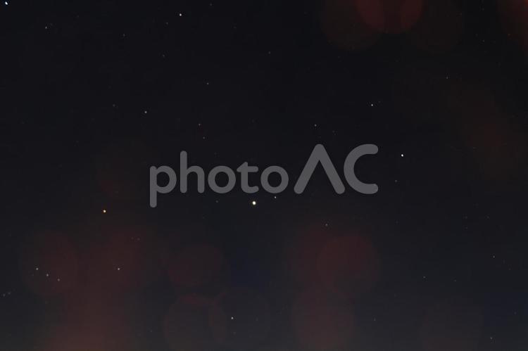 焚火のフレアと星空 星,夜,背景の写真素材
