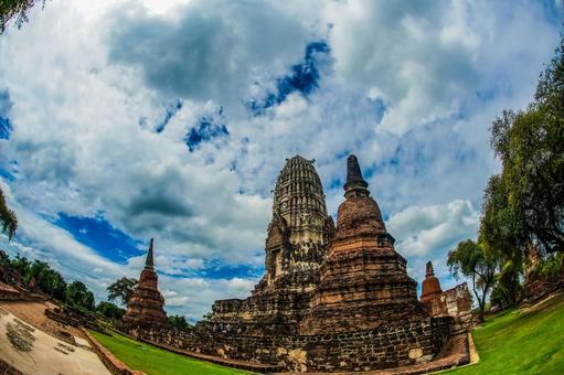 ワットラーチャブーラナ青空 ワットラーチャブーラナ青空 遺跡,寺院,仏塔の写真素材