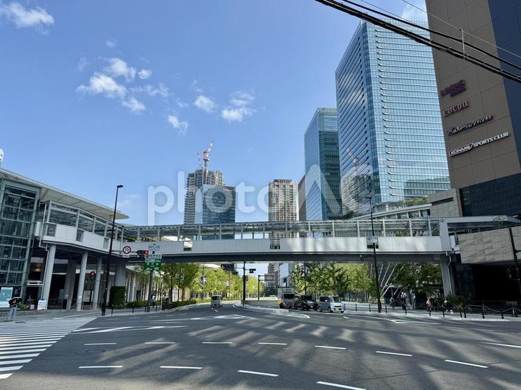 梅田の街並み　朝の高層ビル　 梅田,大阪市,府中の写真素材