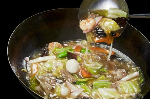 あんかけ炒め調理中 あんかけ炒め調理中 あんかけ,餡かけ,餡かけ炒めの写真素材