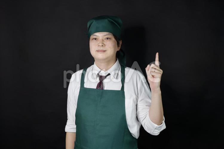 ひらめきを表現する料理スタッフ 男性,店員,調理スタッフの写真素材